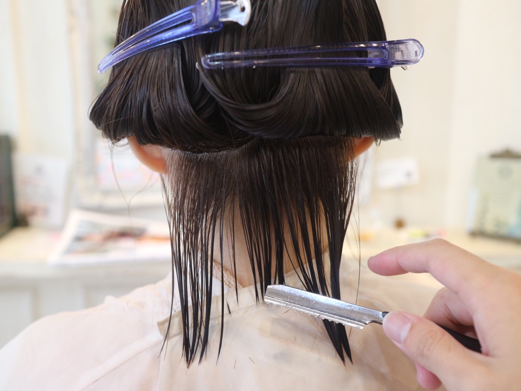 まとまるショートヘアの襟足の切り方とは 香川県高松市で大人女性に人気の美容室share シェア